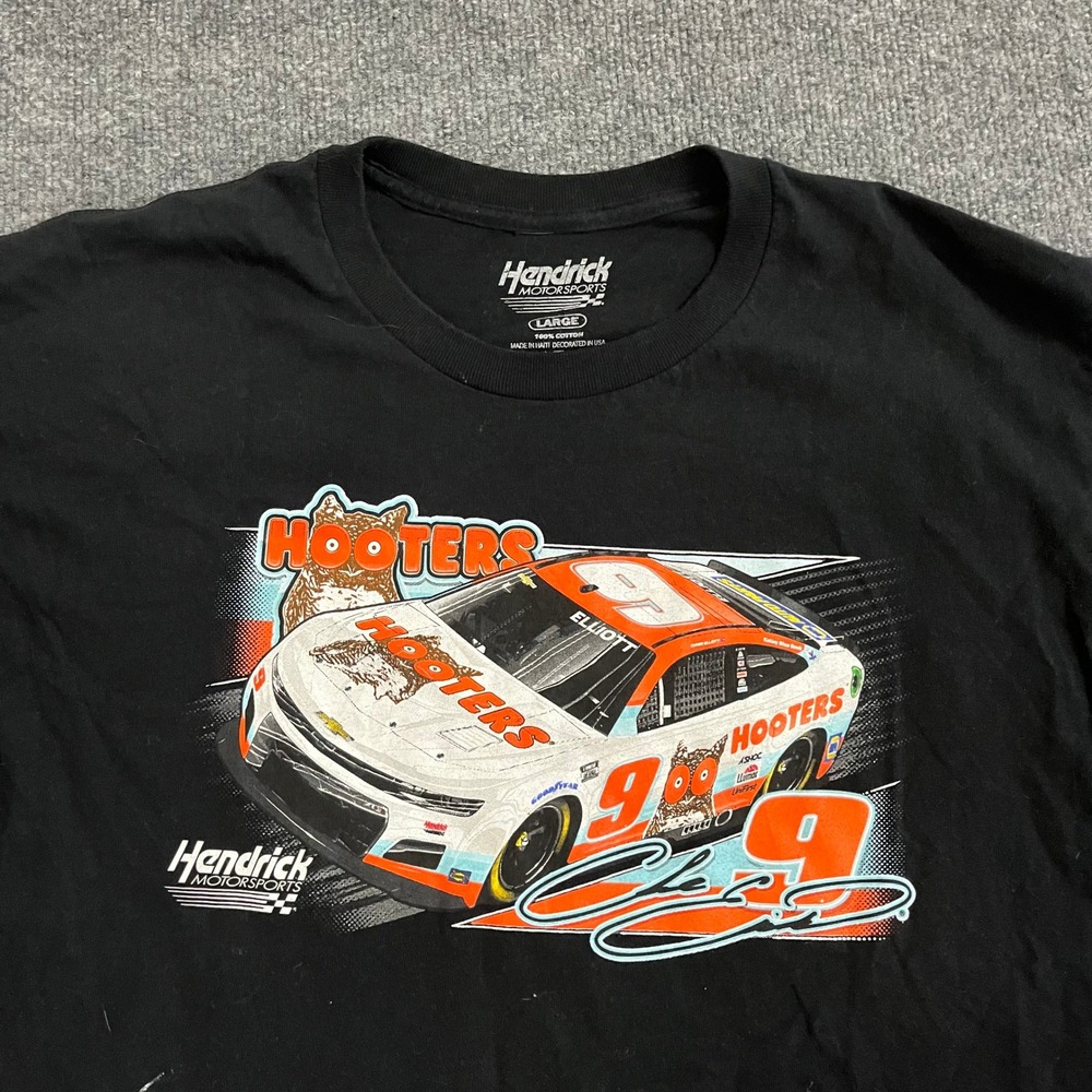 Hendrick Motorsports T-Shirt Mens Size Large Black Chase Elliott Hooters #9